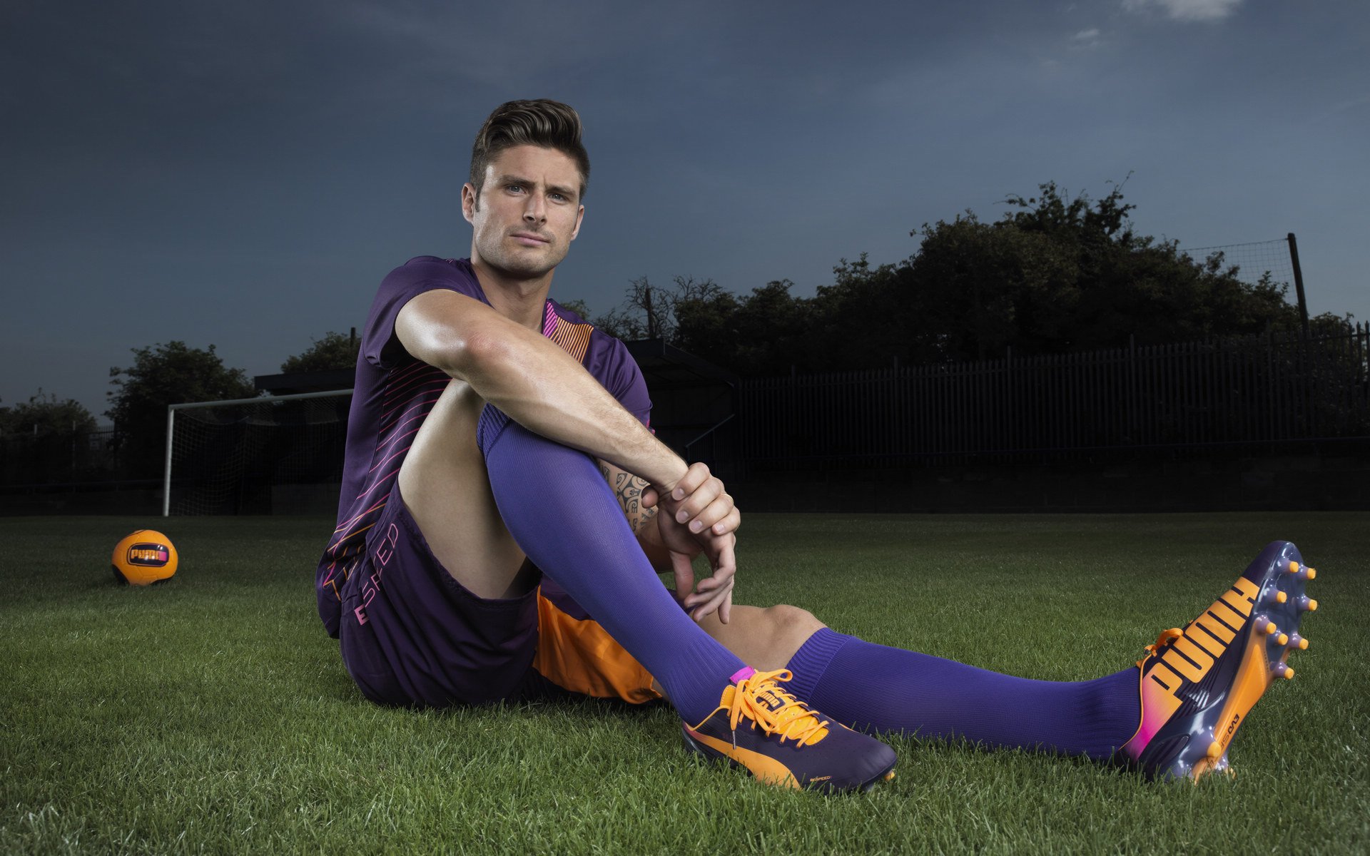 法国队冲线瞬间点燃全场气氛，法国队比赛视频